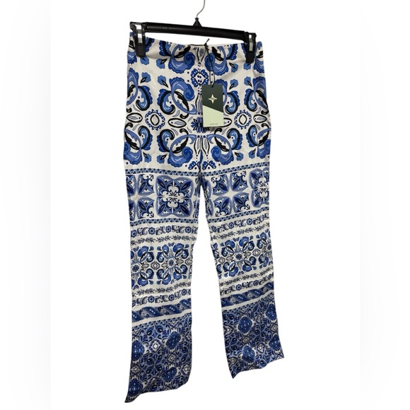 Tuckernuck Majolica Tile blue and white Ashford cropped ankle pants size Small - Picture 4 of 10